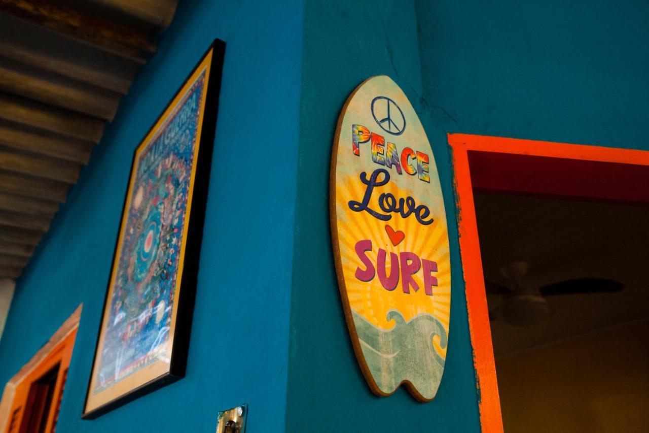 Sintonia Surf Hostel E Bar Ubatuba Exterior photo